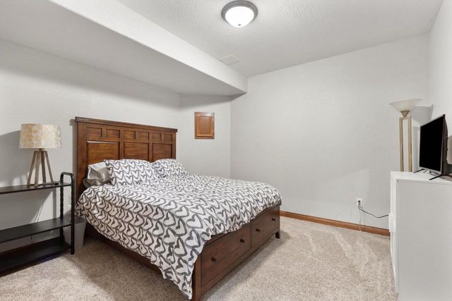 503 Garden Prairie DRIVE, Waukesha, WI 53186