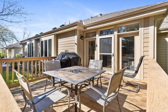 503 Garden Prairie DRIVE, Waukesha, WI 53186