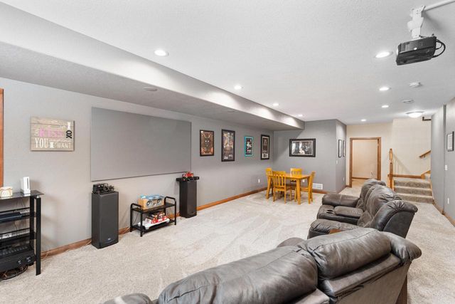 503 Garden Prairie DRIVE, Waukesha, WI 53186