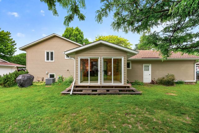7599 Iverson Avenue S, Cottage Grove, MN 55016