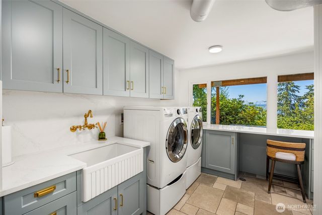 8803 38th Avenue SW, Seattle, WA 98126