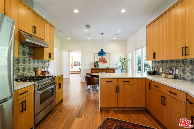 2216 E Live Oak Drive, Los Angeles, CA 90068