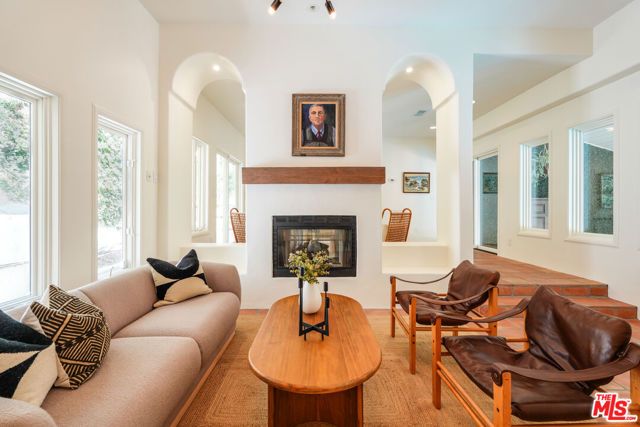 2216 E Live Oak Drive, Los Angeles, CA 90068