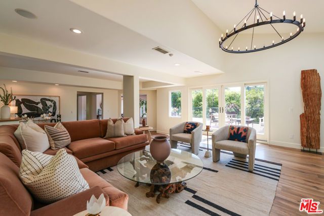 2216 E Live Oak Drive, Los Angeles, CA 90068