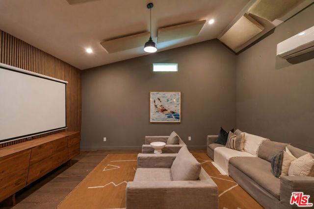 2216 E Live Oak Drive, Los Angeles, CA 90068