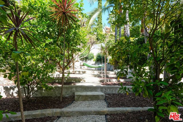 2216 E Live Oak Drive, Los Angeles, CA 90068