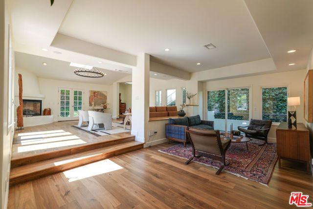 2216 E Live Oak Drive, Los Angeles, CA 90068