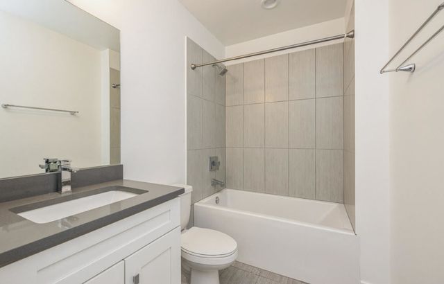 2505 W Potomac Avenue 1W, Chicago, IL 60622