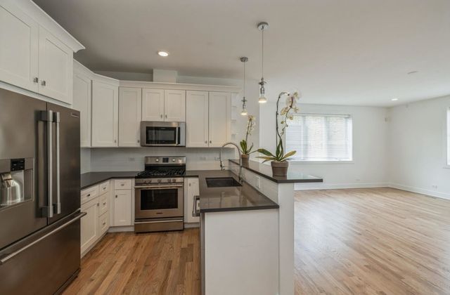 2505 W Potomac Avenue 1W, Chicago, IL 60622