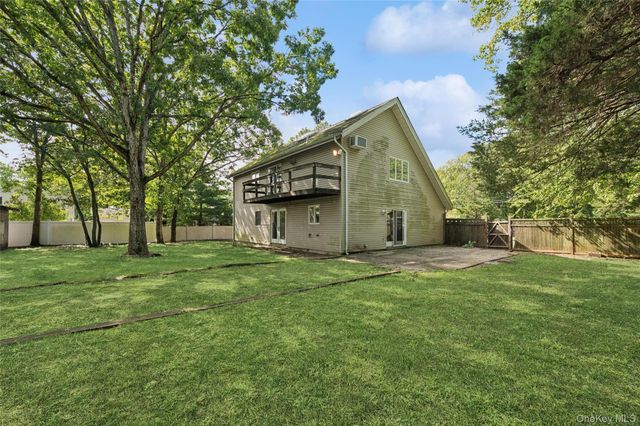 65 Morris Avenue, Holtsville, NY 11742