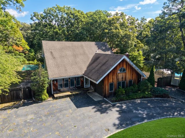 65 Morris Avenue, Holtsville, NY 11742