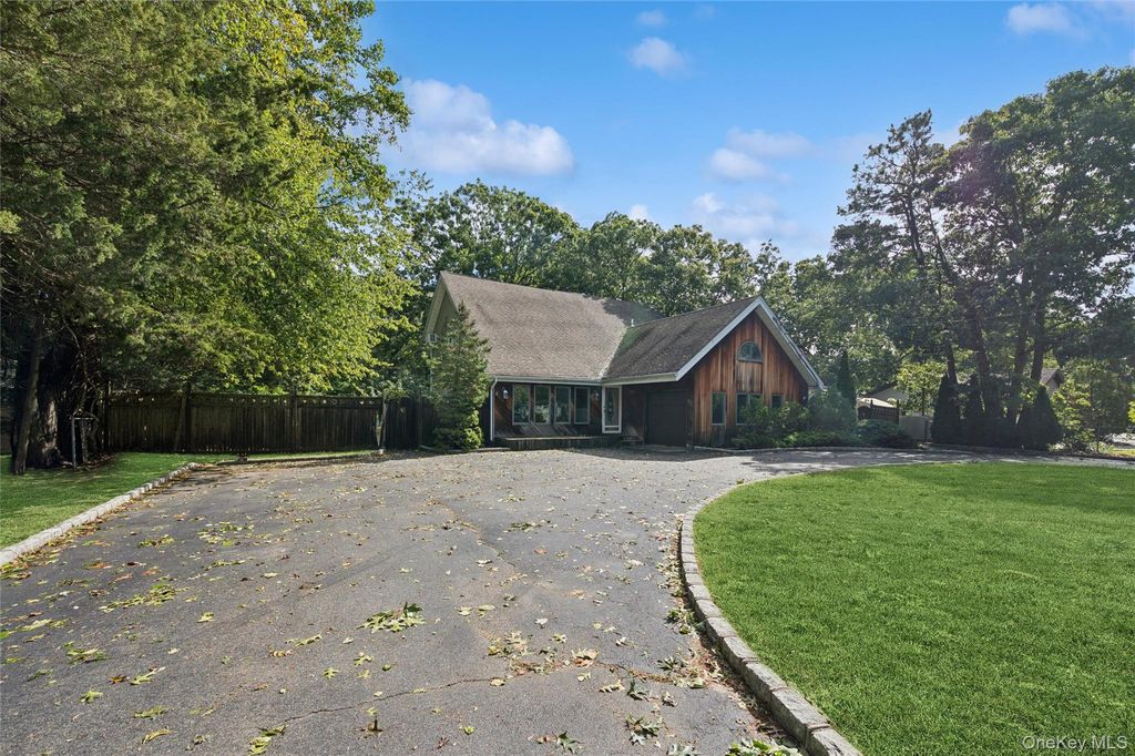 65 Morris Avenue, Holtsville, NY 11742 — photo 2