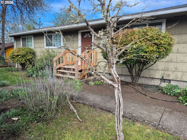 1935 MCKINLEY St, Eugene, OR 97405