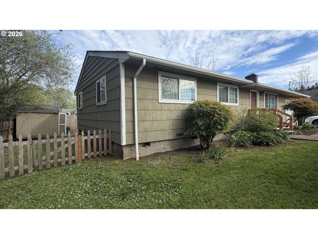 1935 MCKINLEY St, Eugene, OR 97405