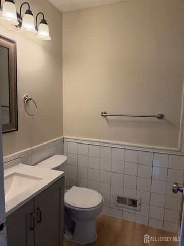 246 Hampshire Court, Piscataway, NJ 08854