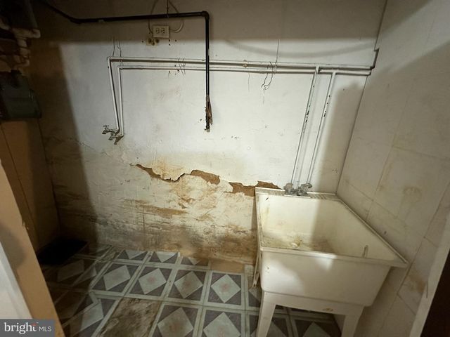 4918 ROSEHILL ST, Philadelphia, PA 19120