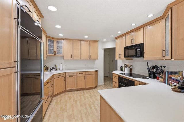 7604 Highlander Drive, Anchorage, AK 99518