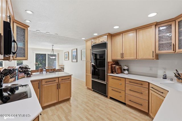 7604 Highlander Drive, Anchorage, AK 99518