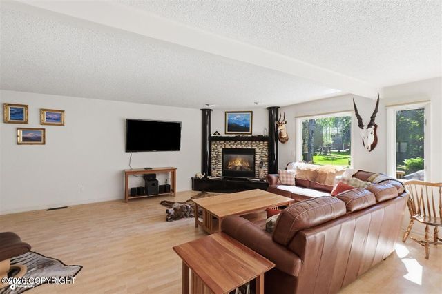 7604 Highlander Drive, Anchorage, AK 99518