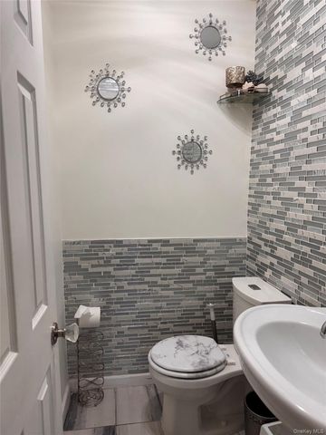 21924 Alecia Avenue, Laurelton, NY 11413