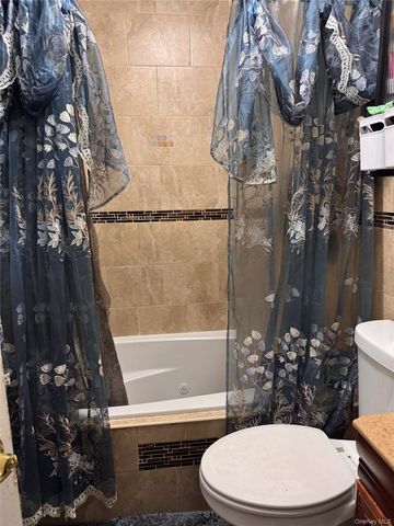 21924 Alecia Avenue, Laurelton, NY 11413