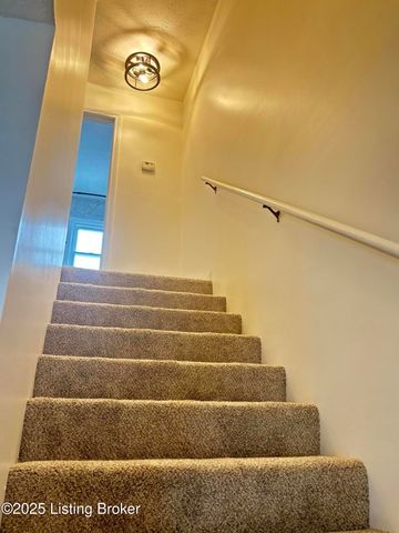 8207 Damascus Cir D1, Louisville, KY 40228