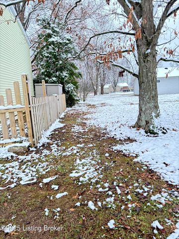 8207 Damascus Cir D1, Louisville, KY 40228