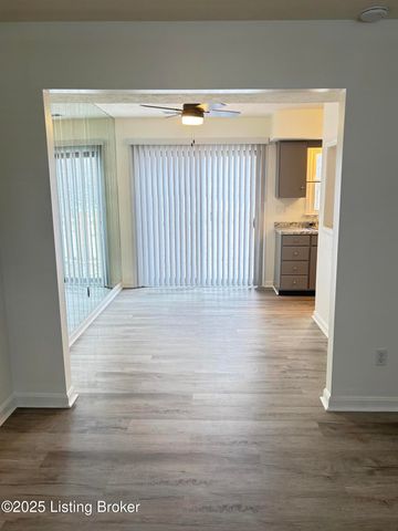 8207 Damascus Cir D1, Louisville, KY 40228