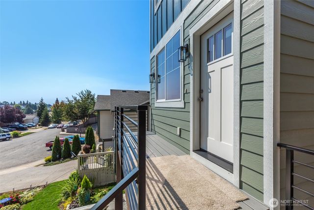 3330 58th Avenue NE, Tacoma, WA 98422
