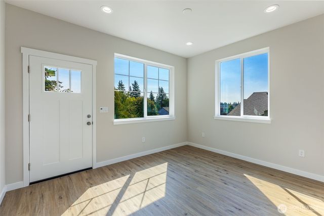 3330 58th Avenue NE, Tacoma, WA 98422