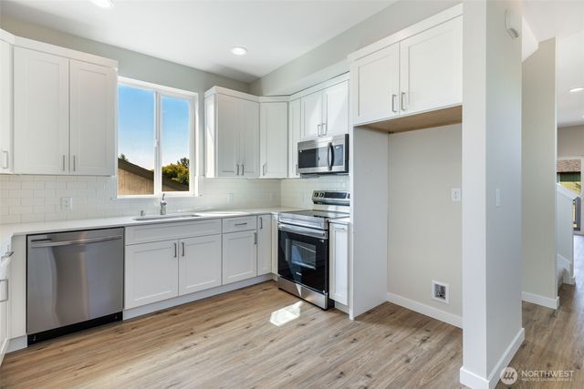 3330 58th Avenue NE, Tacoma, WA 98422