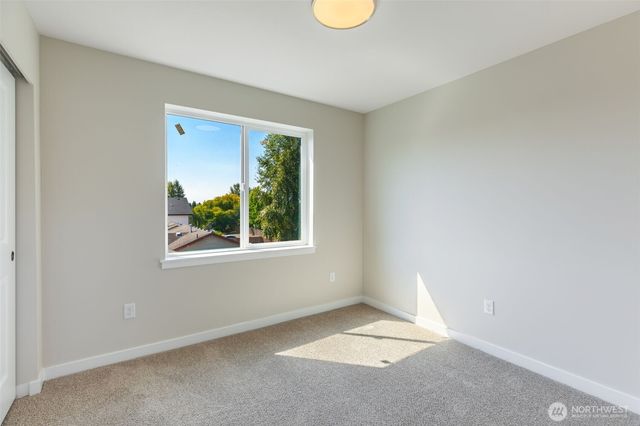 3330 58th Avenue NE, Tacoma, WA 98422