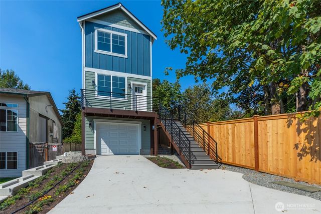 3330 58th Avenue NE, Tacoma, WA 98422