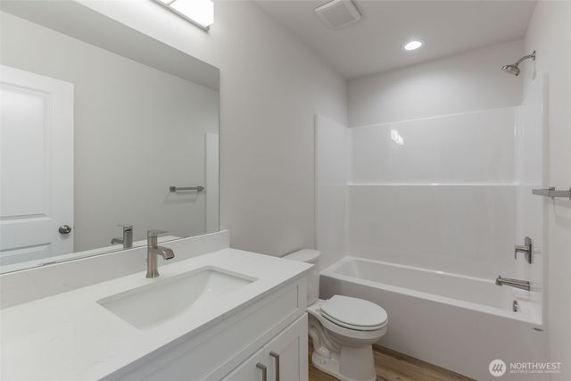 3330 58th Avenue NE, Tacoma, WA 98422