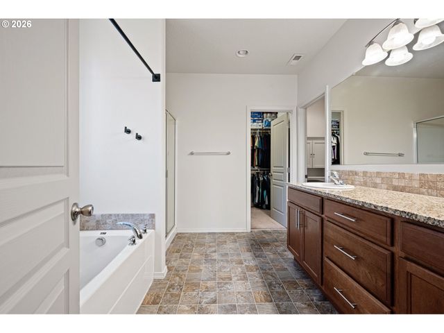 5460 PINEHURST St, Springfield, OR 97478