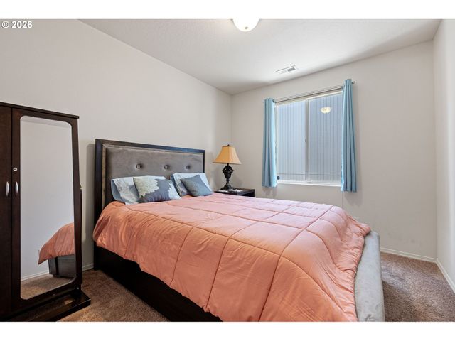 5460 PINEHURST St, Springfield, OR 97478