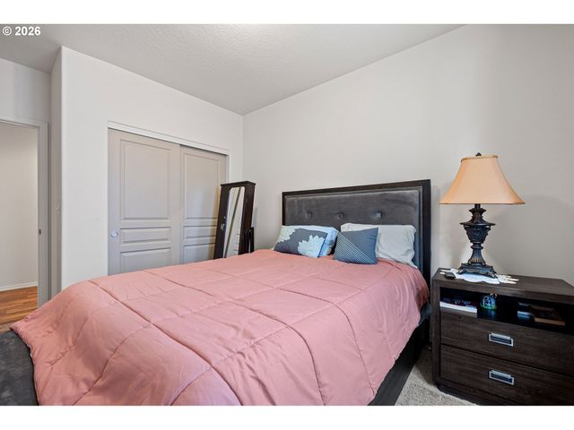 5460 PINEHURST St, Springfield, OR 97478