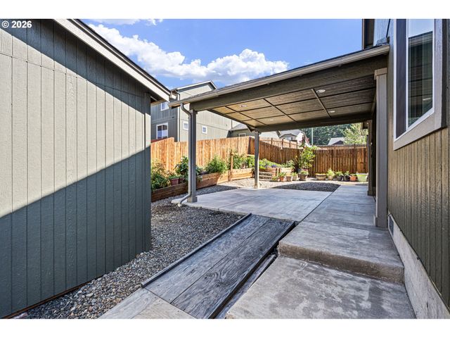 5460 PINEHURST St, Springfield, OR 97478