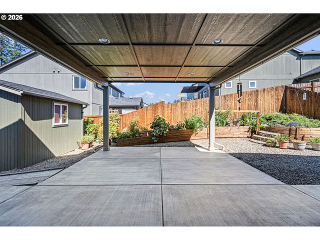 5460 PINEHURST St, Springfield, OR 97478