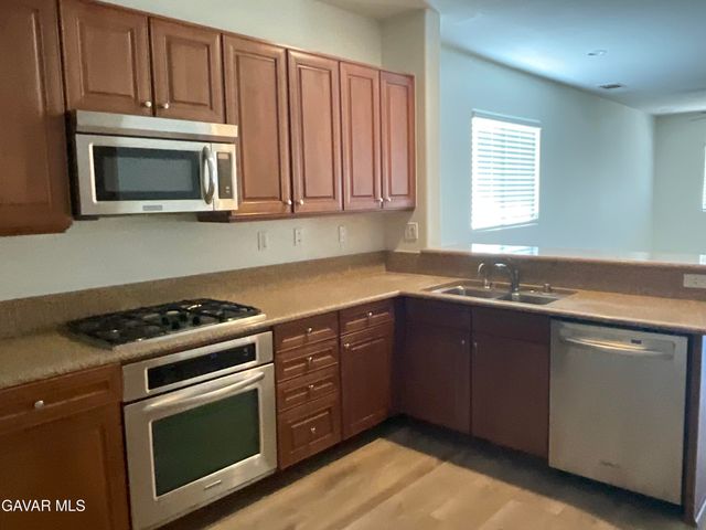 6126 W Avenue K1, Lancaster, CA 93536