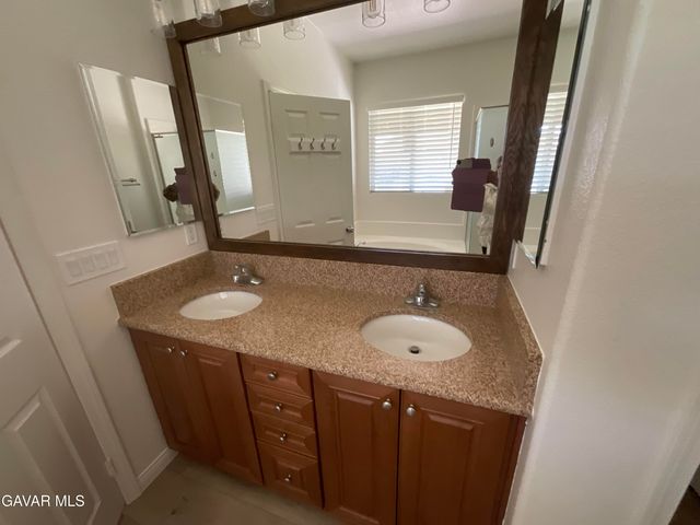 6126 W Avenue K1, Lancaster, CA 93536