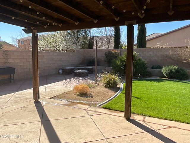 6126 W Avenue K1, Lancaster, CA 93536