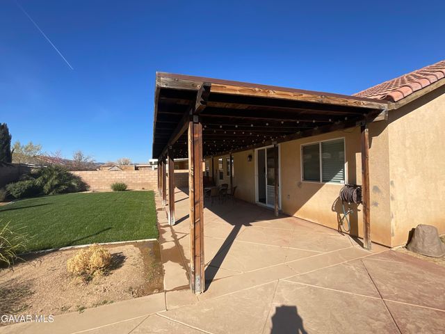 6126 W Avenue K1, Lancaster, CA 93536