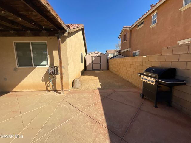 6126 W Avenue K1, Lancaster, CA 93536