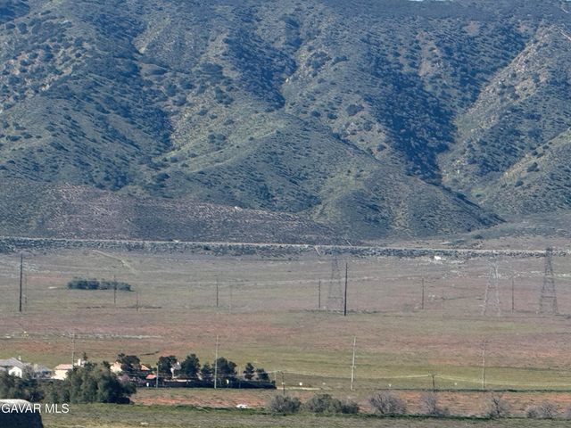 6126 W Avenue K1, Lancaster, CA 93536