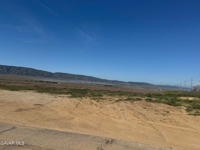 6126 W Avenue K1, Lancaster, CA 93536