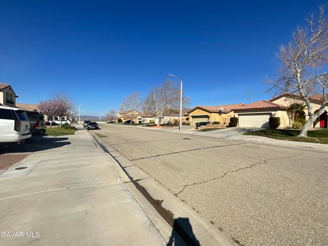 6126 W Avenue K1, Lancaster, CA 93536