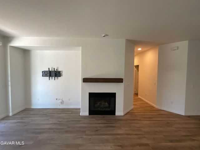 6126 W Avenue K1, Lancaster, CA 93536