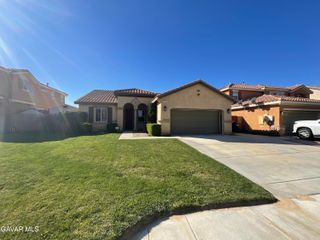 6126 W Avenue K1, Lancaster, CA 93536
