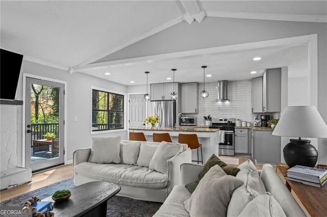 3065 Sumit Wood Drive NW, Kennesaw, GA 30152